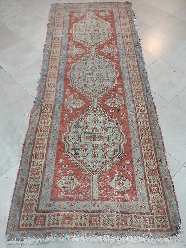 111 Vintage Distressed Meshkin Runner